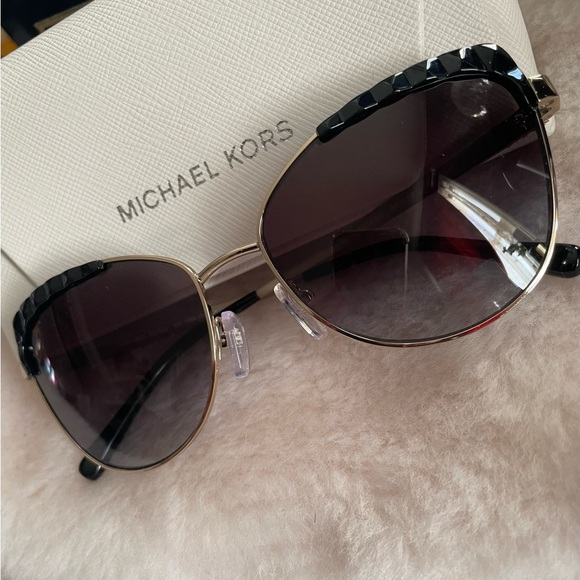 Michael Kors San Leone Sunglasses with case, card and lens cloth. Never used - Picture 5 of 7